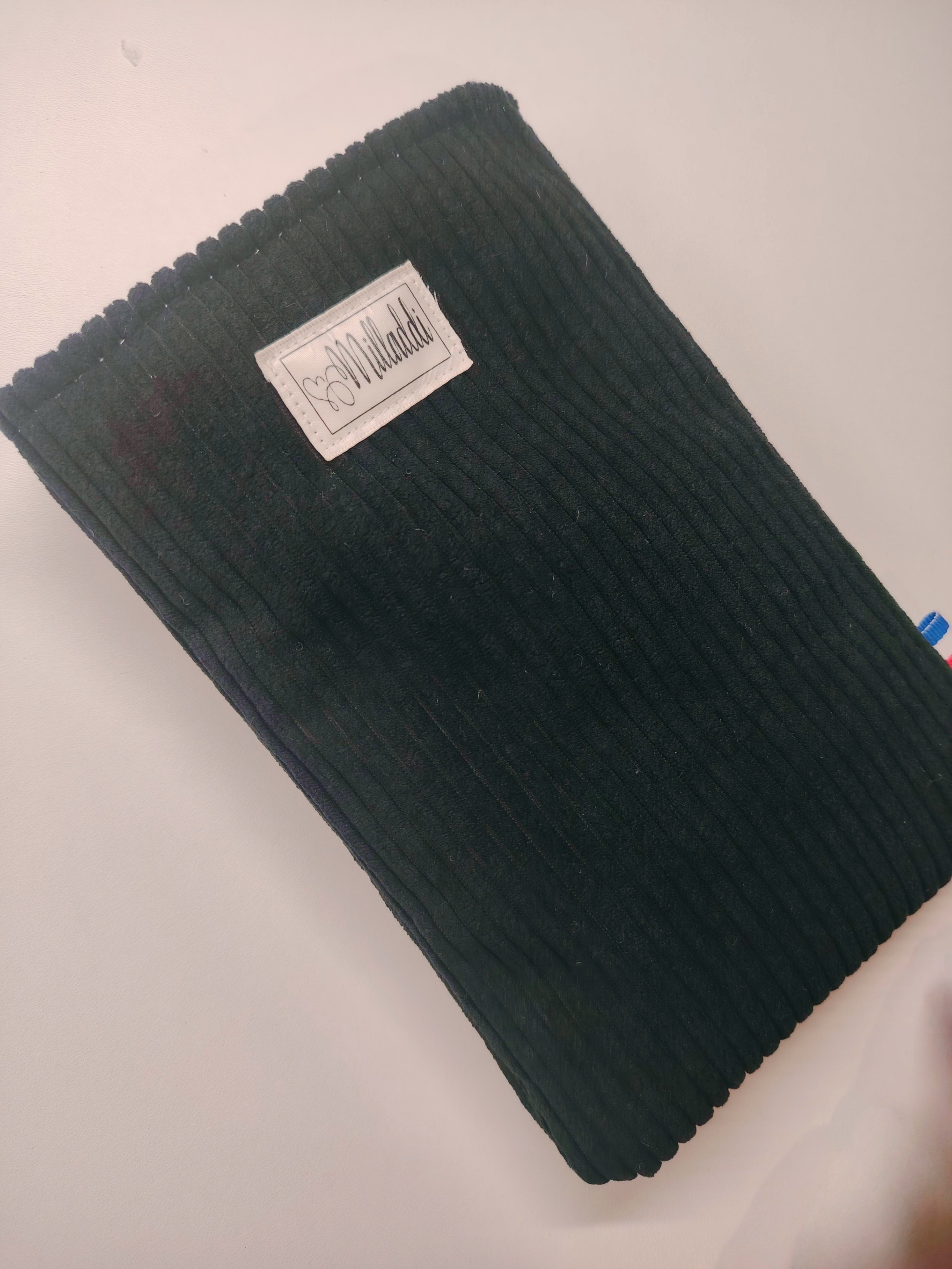 Protège livre de poche noir Ultra