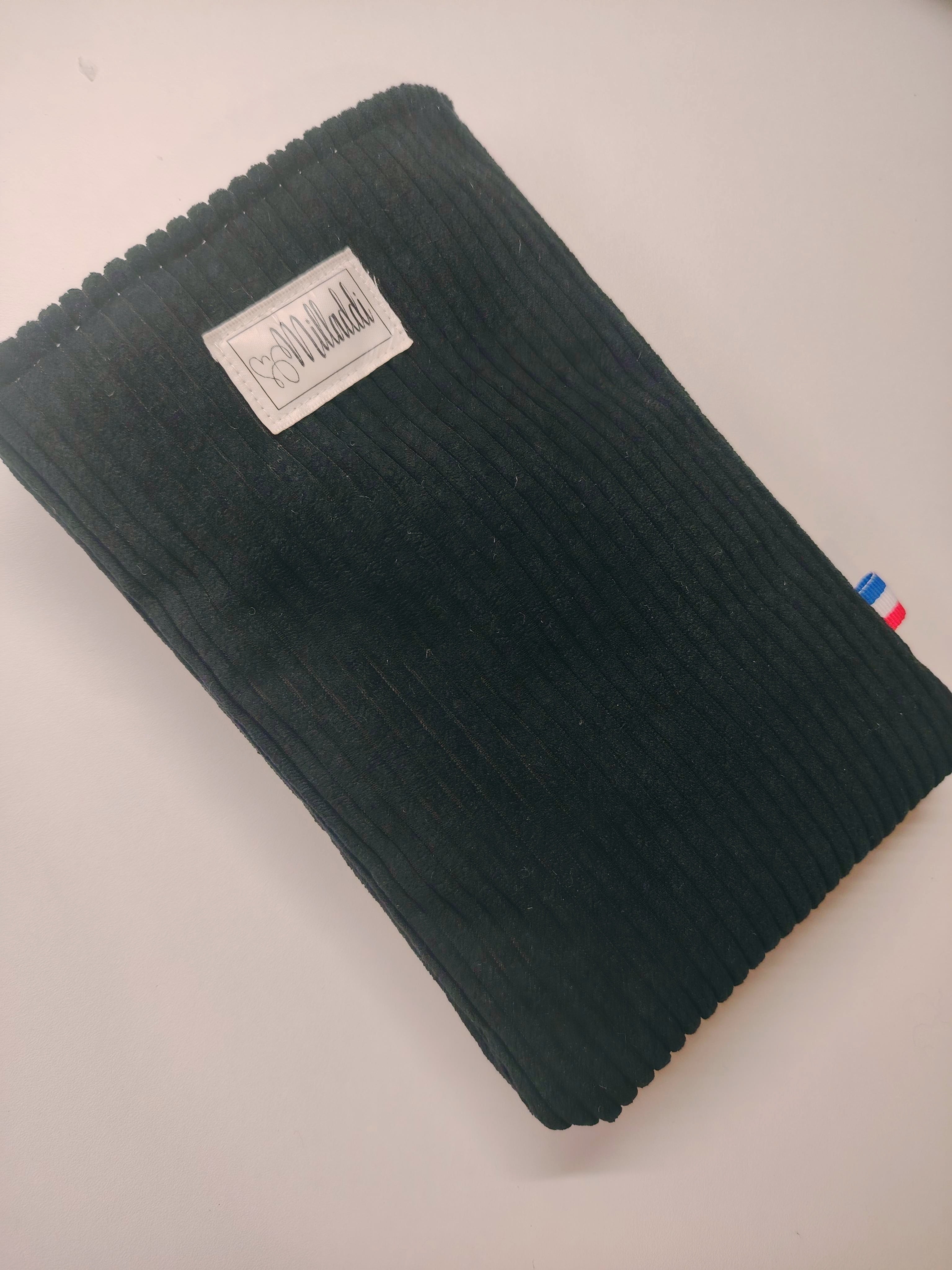 Protège livre de poche noir Ultra