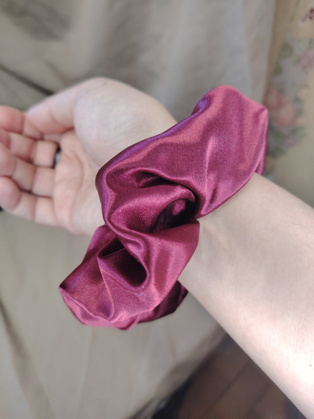 Chouchou en Satin Bordeau Grand Modèle