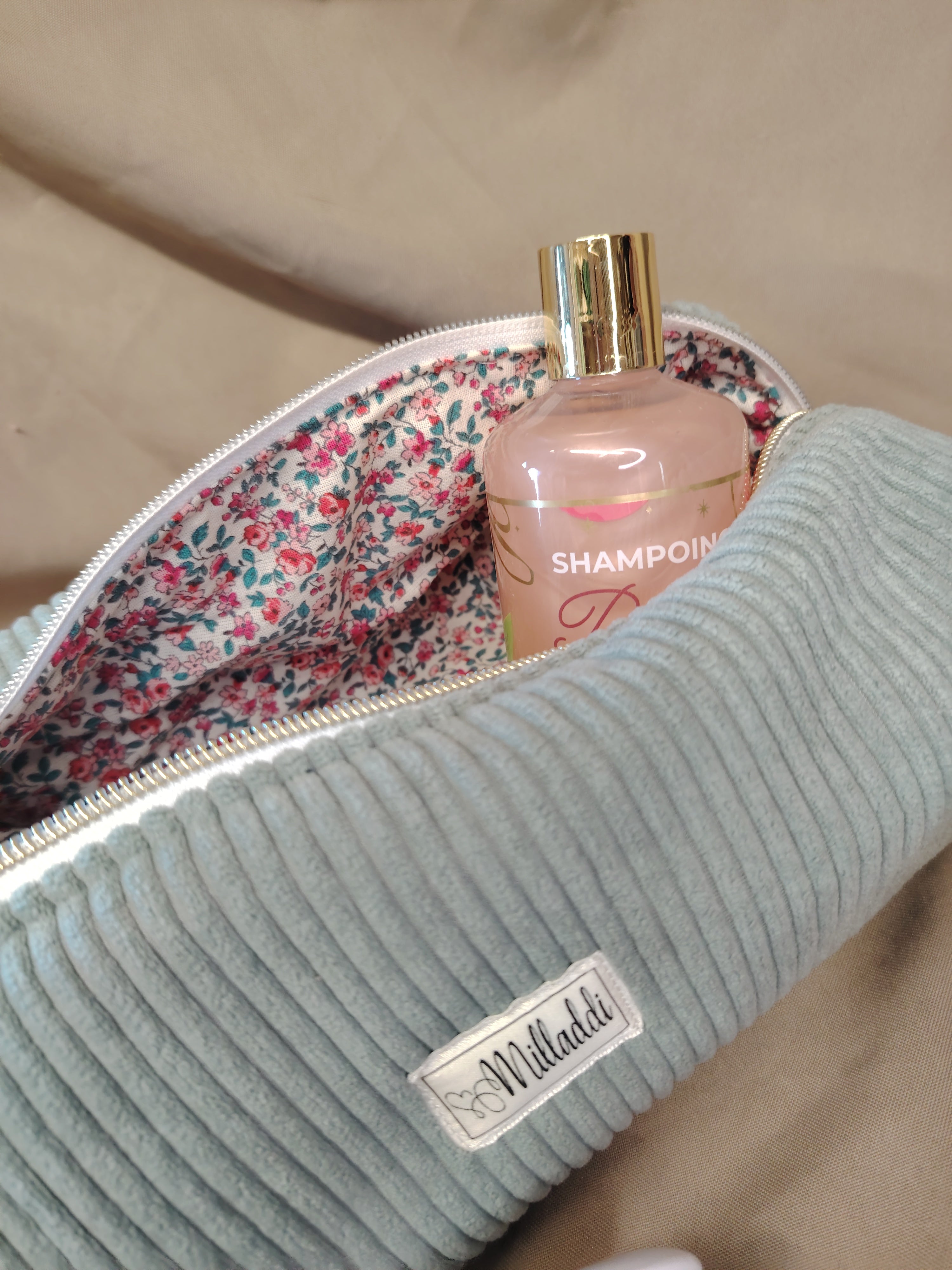 Trousse de Toilette Argentée à personnaliser