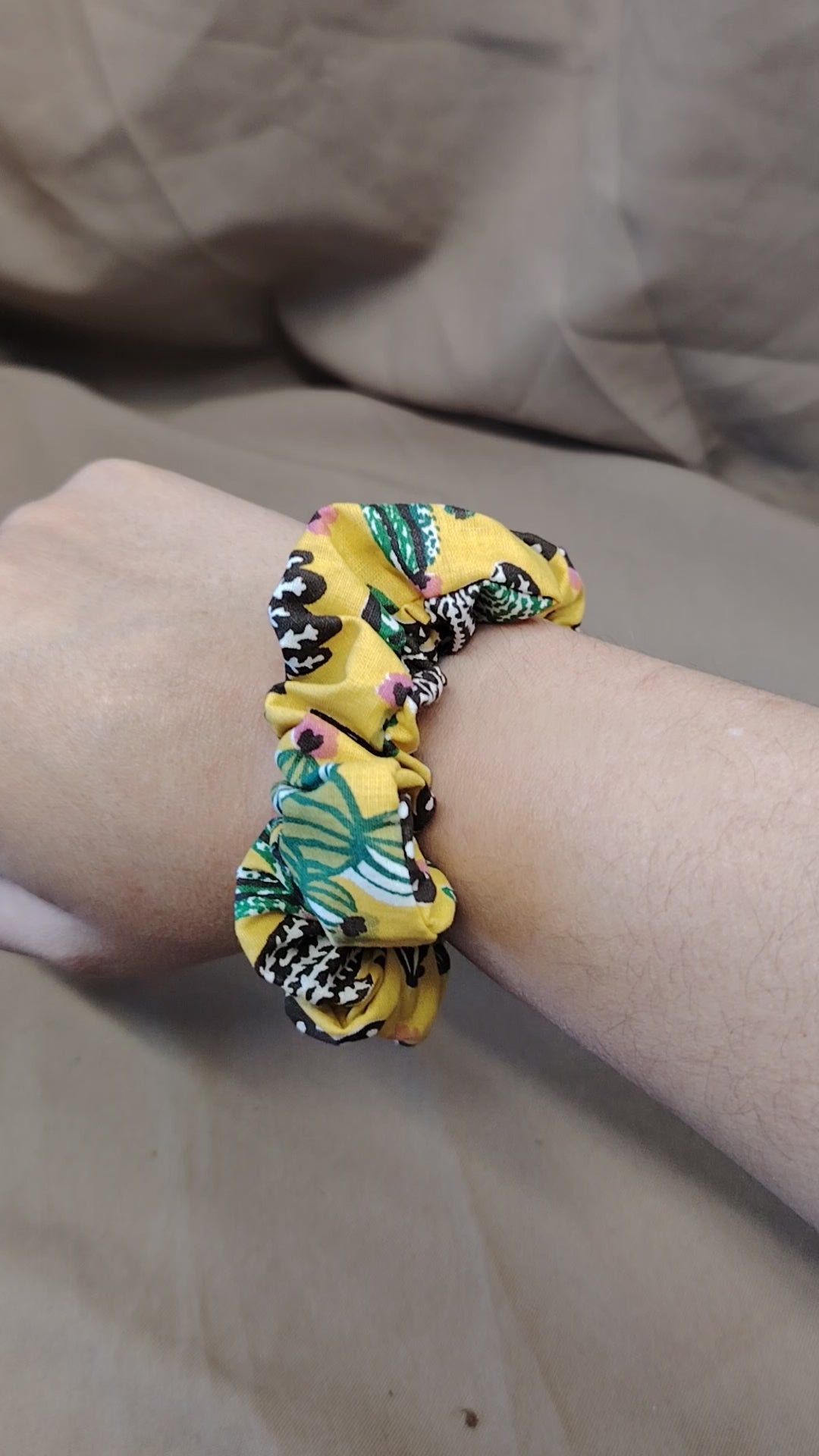 Chouchou en Coton Jaune Petit Modèle